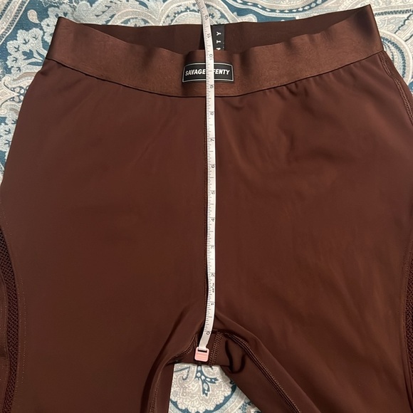 Savage X Fenty Flow High-Waist Trimmed Leggings (Size L) - Picture 16 of 16